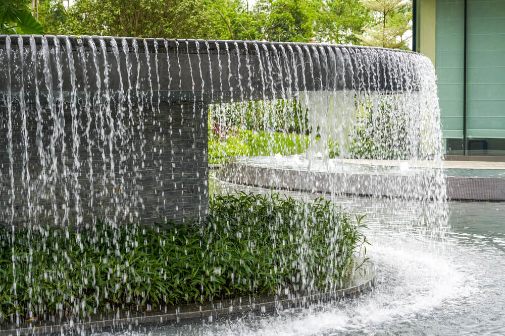 Install an Outdoor Fountain: Homeowners Guide