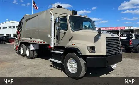Freightliner trash truck